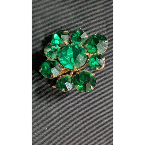 Vintage Emerald Green Rhinestone Cluster Brooch Pin Gold Tone Metal - Picture 4 of 5